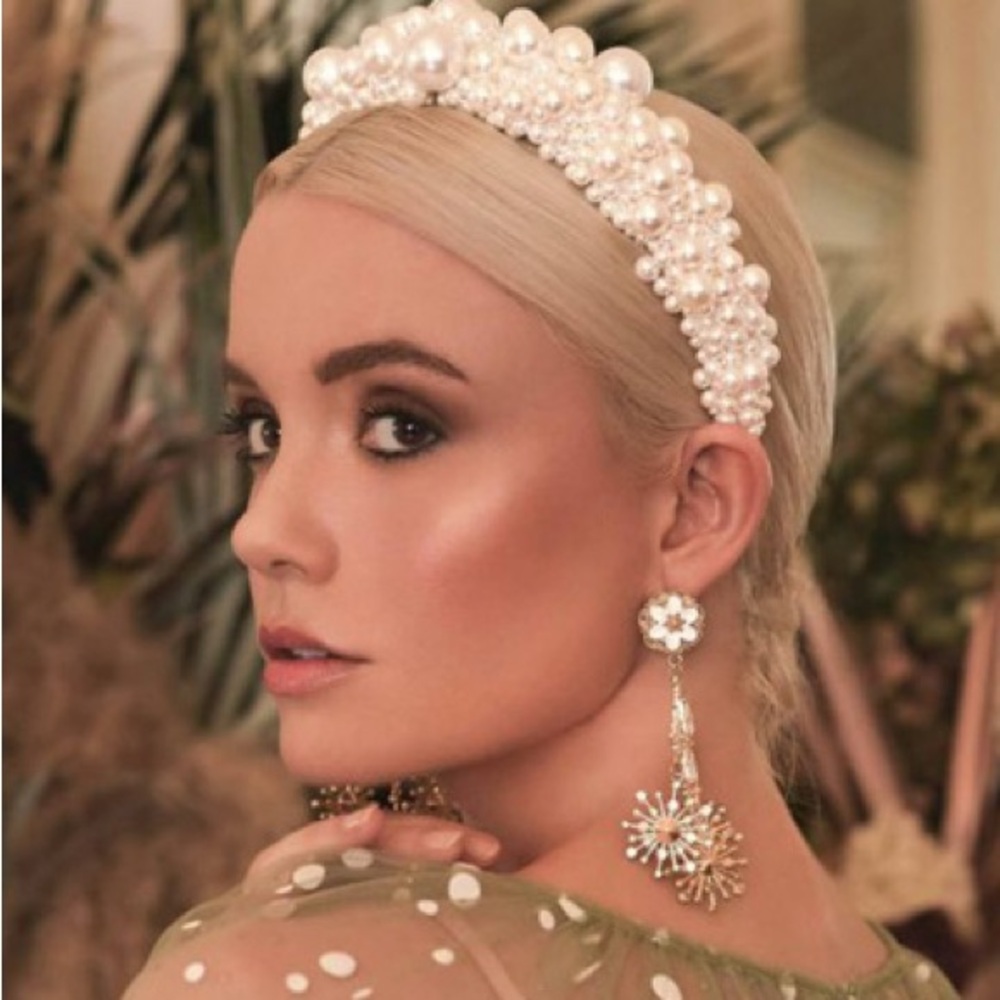 Elegant Pearl Headband